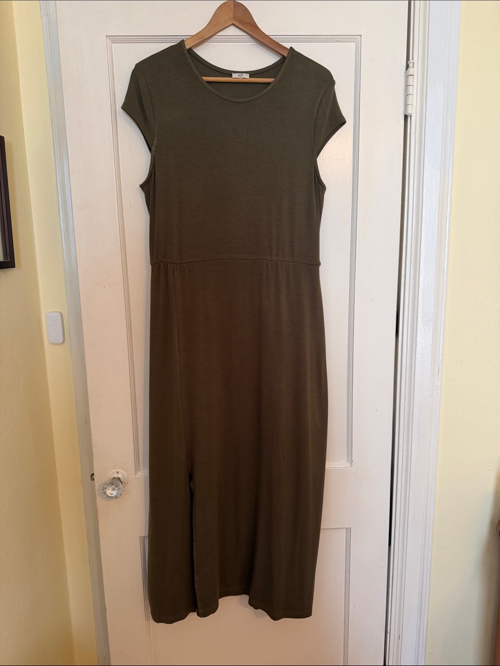 NLT Casual Olive Green Short-Sleeve Midi Dress